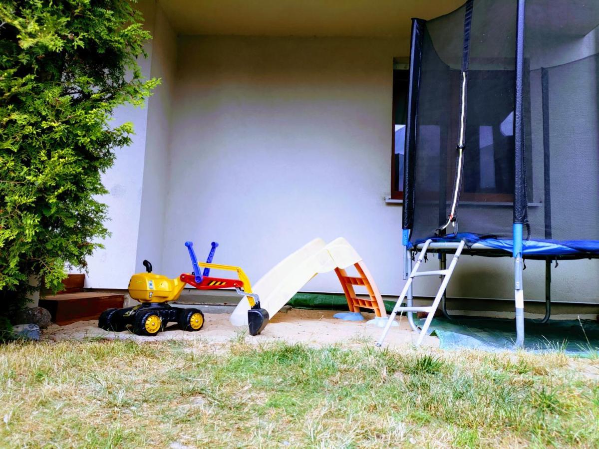 Komfortowy Apartament Dwupokojowy Z Tarasem I Garaz Устка Екстер'єр фото